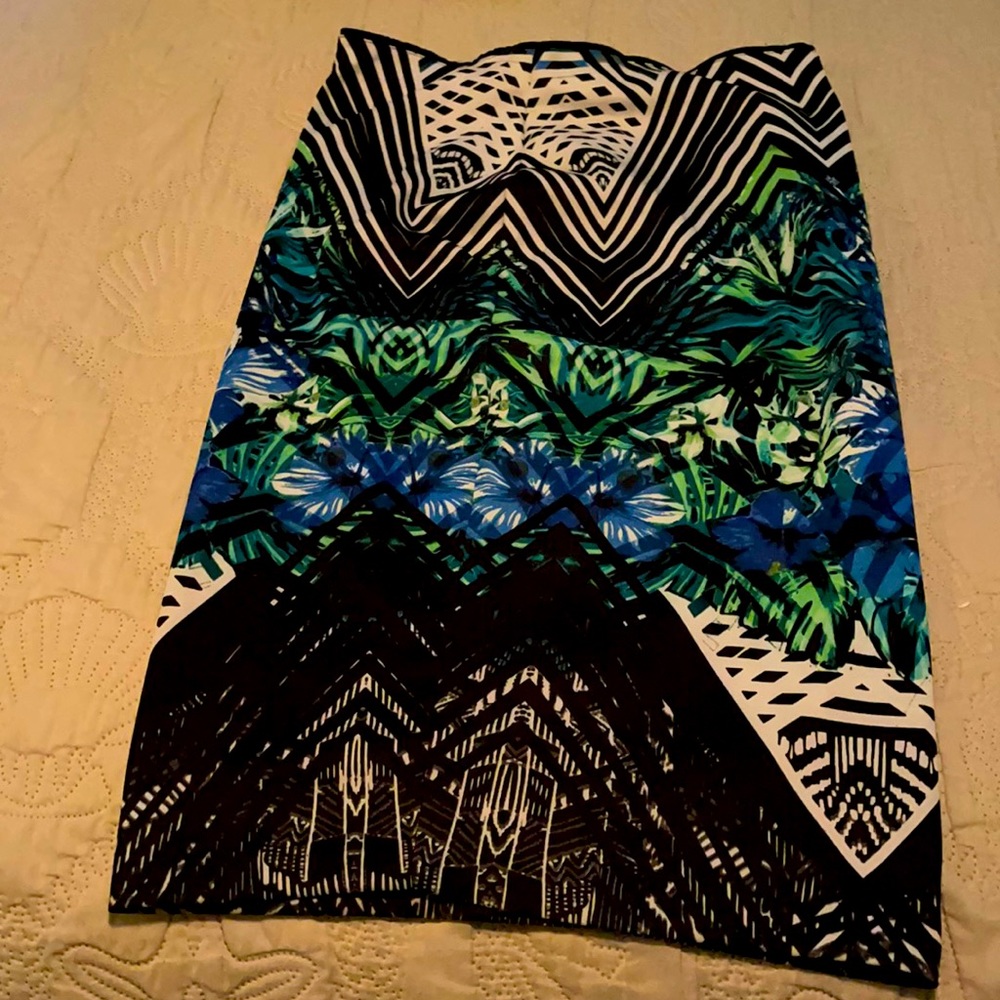Mid length skirt